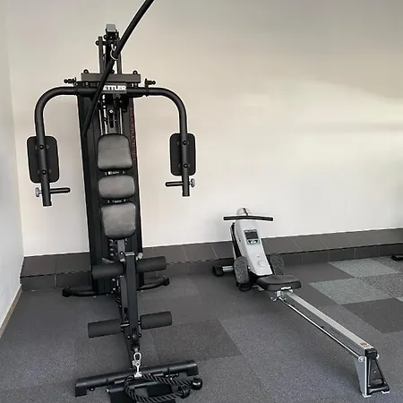 Olimpic Park 150m Od Plazy Garaz アパート *